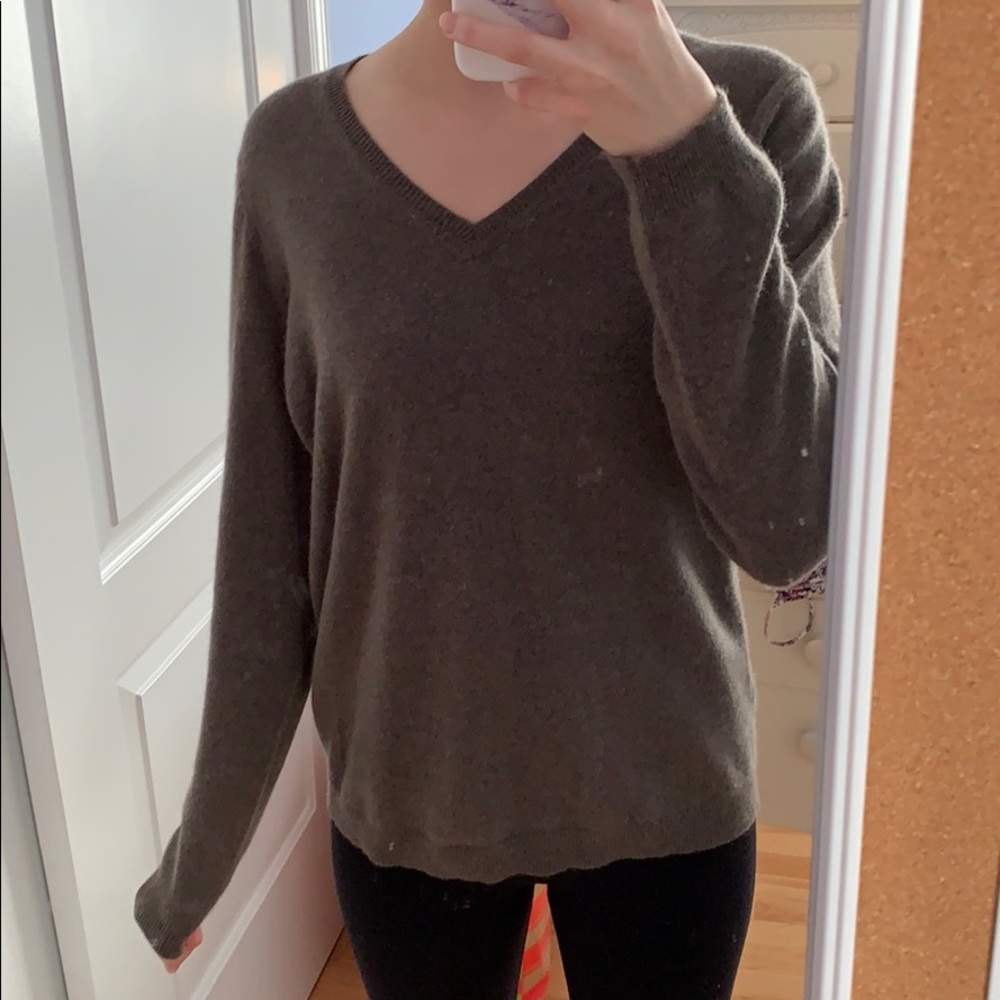 BEAUTIFUL 100% CASHMERE SWEATER